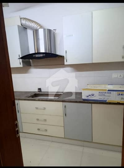 ڈی ایچ اے فیز 5 ڈی ایچ اے ڈیفینس,کراچی میں 3 کمروں کا 1 کنال بالائی پورشن 3.25 لاکھ میں کرایہ پر دستیاب ہے۔