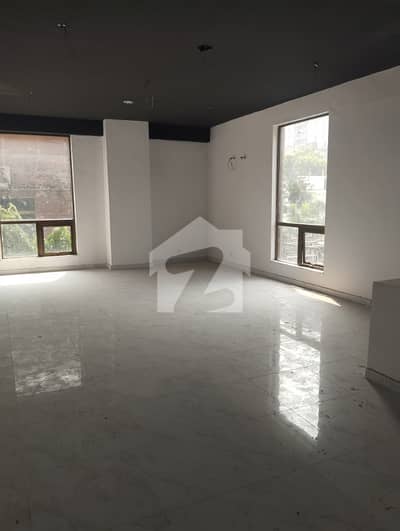 Al Haider Property Offer 2500 Square Feet Commercial Office Available For Rent In Gulberg 3