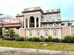 2-Kanal Brand New Classical Bungalow Bungalow With 1000 kW Solar Panel For Sale In Wapda Town Lahore