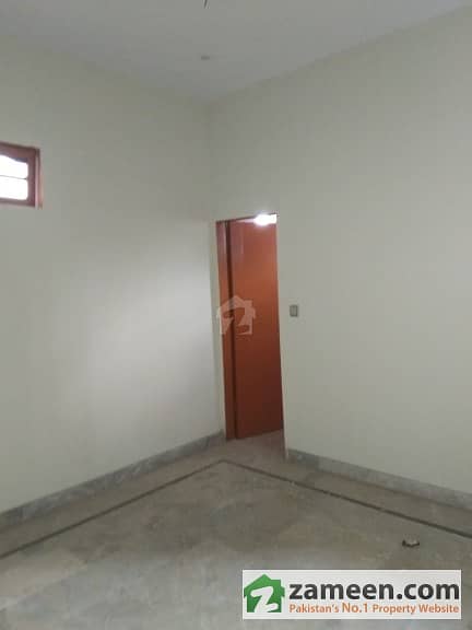 1 Bed Room For Bachelor In Bukhari Commercial Area