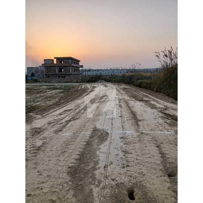 University Town Block C 10 Marla Corner Plot For Sale