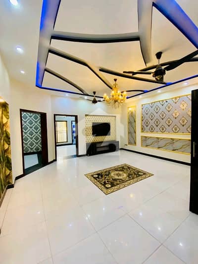 10 Marla brand New Upper Portion Situated In Central Park - Block F For rent