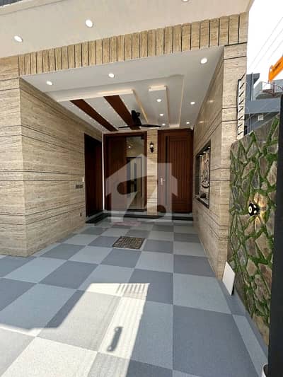 B Block Brand New 5 Marla Ground Floor Available For Rent