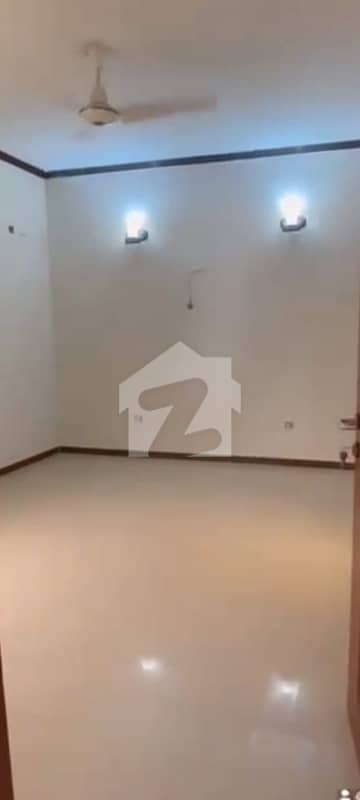 ڈی ایچ اے فیز 8 ڈی ایچ اے ڈیفینس,کراچی میں 4 کمروں کا 6 مرلہ مکان 3.0 لاکھ میں کرایہ پر دستیاب ہے۔