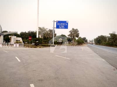بحریہ ایجوکیشن اینڈ میڈیکل سٹی لاہور میں 8 مرلہ رہائشی پلاٹ 33.0 لاکھ میں برائے فروخت۔