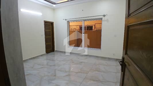 گلبرگ ریزیڈنشیا گلبرگ,اسلام آباد میں 5 کمروں کا 7 مرلہ مکان 1.4 لاکھ میں کرایہ پر دستیاب ہے۔