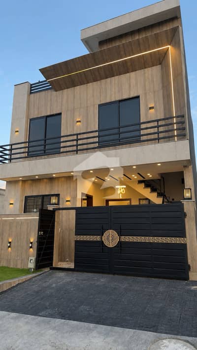Beautiful 10 Marla House Sale In Faisal Hills