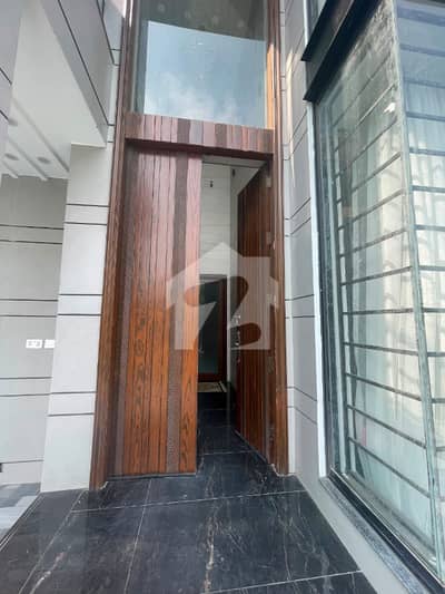 10 Marla Brand New Designer Upper Portion for Rent Bahria Town Lahore