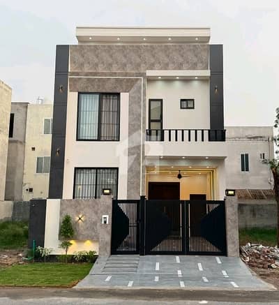 سٹی ہاؤسنگ سوسائٹی گوجرانوالہ میں 4 کمروں کا 5 مرلہ مکان 2.35 کروڑ میں برائے فروخت۔