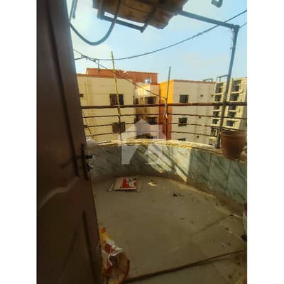 2 Bed Lounge Apartment, 3rd Floor, Corner, Main Road Facing.