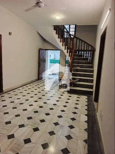 *Luxury Independent Family House Available for Rent F-11/1 Islamabad*  A beautifully renovated 14 Marla independent family house is available for rent in the prime location of F-11/1.