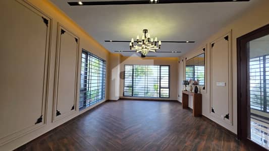 5 Bed Room Luxury Villa At Prime Location In Bahria Town Karachi, 2km From Main Gate, Near Commercial, Gallery And IMTIAZ Mega Store