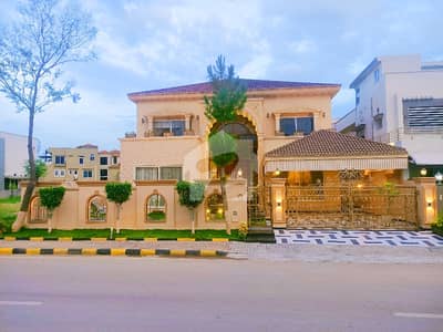 بحریہ ٹاؤن فیز 7 بحریہ ٹاؤن راولپنڈی,راولپنڈی میں 6 کمروں کا 1 کنال مکان 2.1 لاکھ میں کرایہ پر دستیاب ہے۔