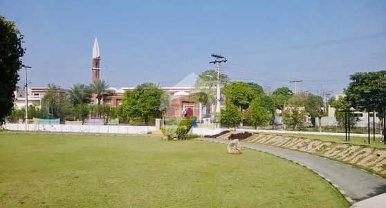 پی سی ایس آئی آر ہاؤسنگ سکیم فیز 2 پی سی ایس آئی آر ہاؤسنگ سکیم,لاہور میں 1 کنال رہائشی پلاٹ 4.8 کروڑ میں برائے فروخت۔ پی سی ایس آئی آر ہاؤسنگ سکیم فیز 2 پی سی ایس آئی آر ہاؤسنگ سکیم,لاہور میں 1 کنال رہائشی پلاٹ 4.8 کروڑ میں برائے فروخت۔