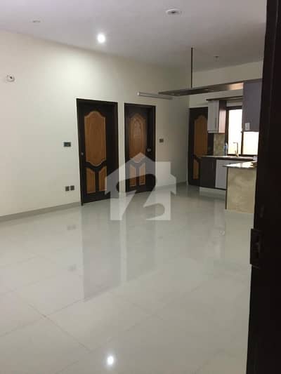 200 Sqyd 3 Bed D/D Portion Available For Sale