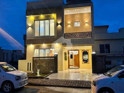 Prime Location 5 Marla Double Unit House For Sale In M Block Bahria Town