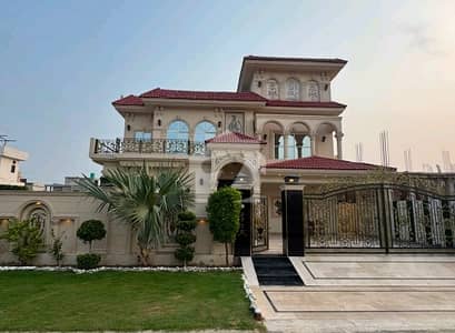 سینٹرل پارک ۔ بلاک بی سینٹرل پارک ہاؤسنگ سکیم,لاہور میں 5 کمروں کا 1 کنال مکان 7.0 کروڑ میں برائے فروخت۔