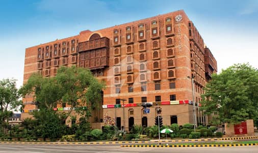 اَپر مال لاہور میں 3 کمروں کا 10 مرلہ فلیٹ 4.25 کروڑ میں برائے فروخت۔