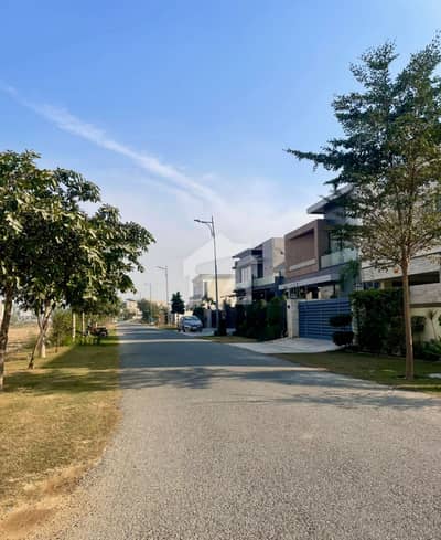 ڈی ایچ اے 9 ٹاؤن ۔ بلاک اے ڈی ایچ اے 9 ٹاؤن,ڈیفنس (ڈی ایچ اے),لاہور میں 5 مرلہ رہائشی پلاٹ 1.05 کروڑ میں برائے فروخت۔