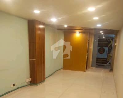 جی ۔ 11 مرکز جی ۔ 11,اسلام آباد میں 2 مرلہ Studio دفتر 2.6 کروڑ میں برائے فروخت۔