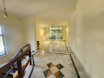 SPACIOUS AND BRIGHT FULL HOUSE FOR RENT IN F-8