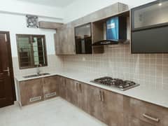10 MARLA 3 BEDROOM NEW APARTMENT AVAILABLE FOR RENT