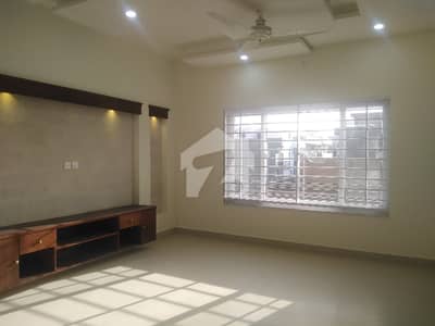 To rent You Can Find Spacious Upper Portion In G-13/2