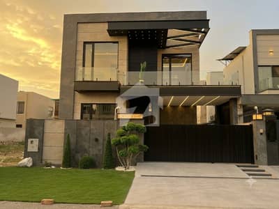 10 MARLA BRAND NEW MODERN HOUSE NEAR TO PARK DHA PHASE 4 OWNER BUILD