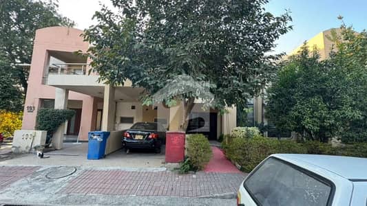 بحریہ ٹاؤن فیز 8 - سفاری ہومز بحریہ ٹاؤن فیز 8,بحریہ ٹاؤن راولپنڈی,راولپنڈی میں 3 کمروں کا 8 مرلہ مکان 2.2 کروڑ میں برائے فروخت۔