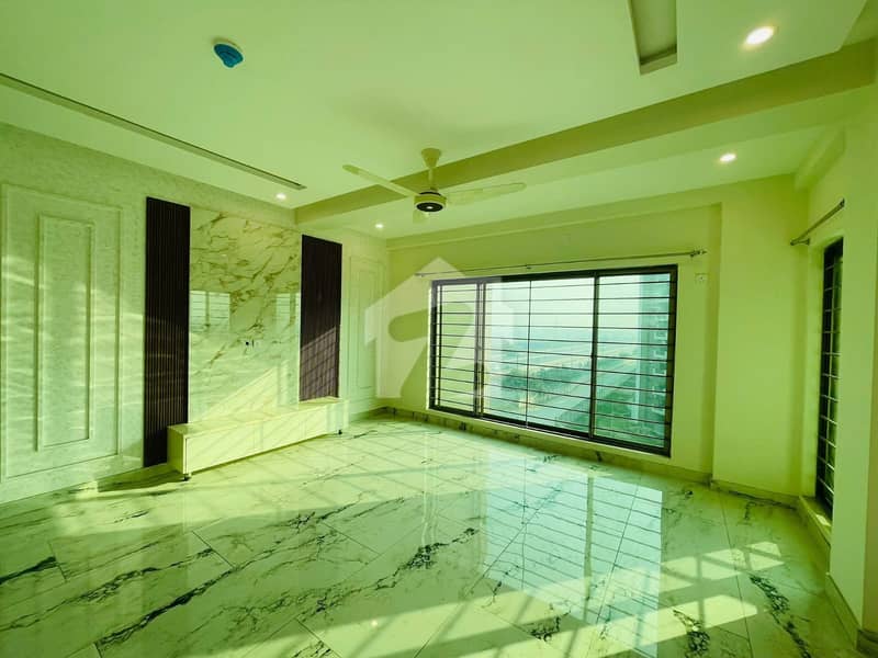 3-Room 180 Sq. Yd. Apartment in Ali Palace — view 2