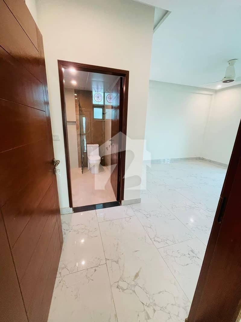 3-Room 180 Sq. Yd. Apartment in Ali Palace — view 3