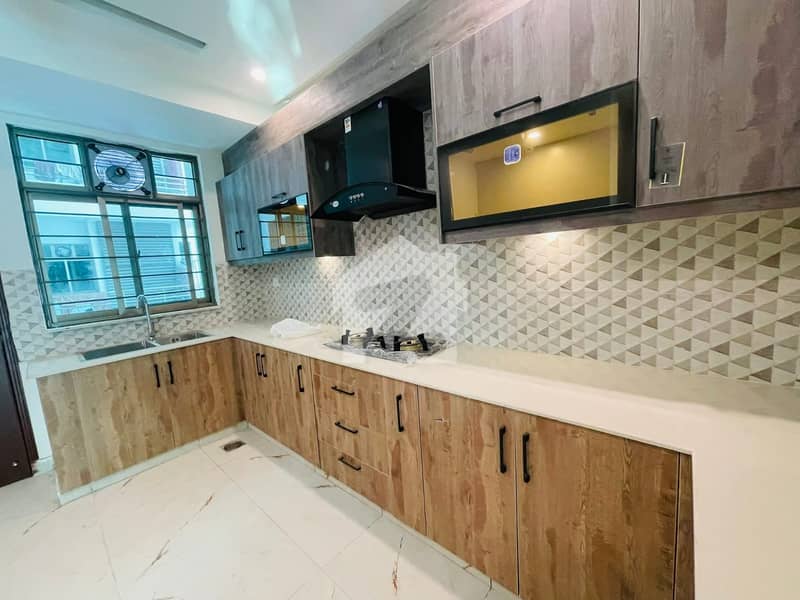 3-Room 180 Sq. Yd. Apartment in Ali Palace — view 5