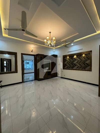 30x60 Beautifull Upper Porstion For Rent In G13