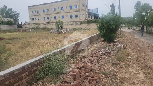 چنار باغ ۔ بولان بلاک چنار باغ,لاہور میں 2 کنال رہائشی پلاٹ 5.25 کروڑ میں برائے فروخت۔