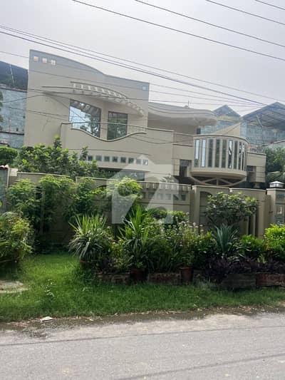 گارڈن ٹاؤن - ابو بھکر بلاک گارڈن ٹاؤن,لاہور میں 7 کمروں کا 1 کنال مکان 17.0 کروڑ میں برائے فروخت۔