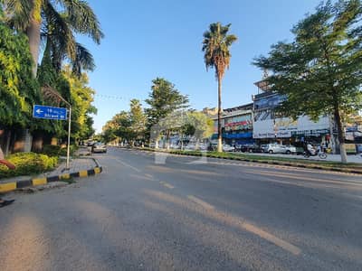 چکلالہ سکیم 3 چکلالہ سکیم,راولپنڈی میں 1 کنال رہائشی پلاٹ 6.8 کروڑ میں برائے فروخت۔