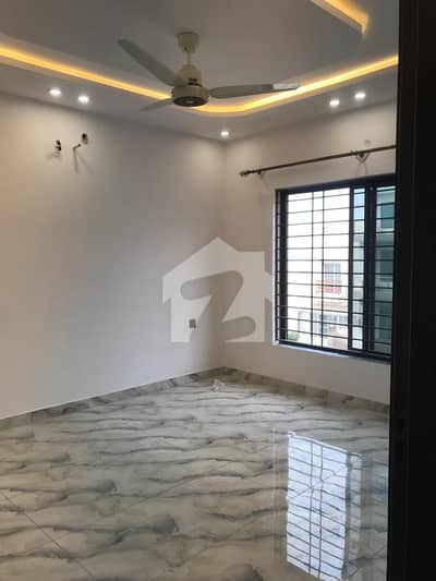 BEAUTIFUL LOCATION BRAND NEW GROUND PORTION FOR RENT