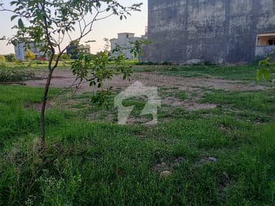 بحریہ ٹاؤن فیز 8 ۔ بلاک ایل بحریہ ٹاؤن فیز 8,بحریہ ٹاؤن راولپنڈی,راولپنڈی میں 8 مرلہ رہائشی پلاٹ 76.0 لاکھ میں برائے فروخت۔