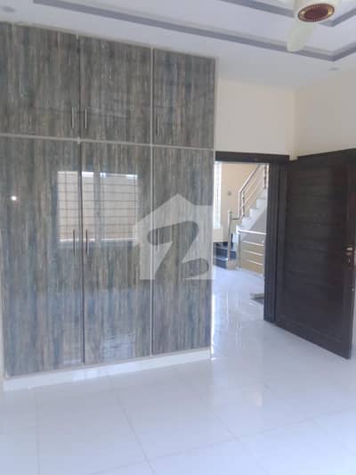 4 Marla First Floor On Good Location For Rent In I-11/2 Islamabad
