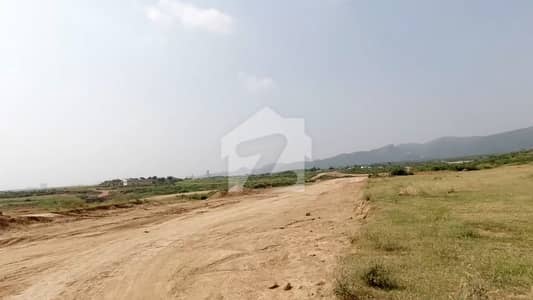 سی پندرہ اسلام آباد میں 1 کنال رہائشی پلاٹ 3.0 کروڑ میں برائے فروخت۔