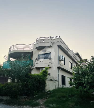 I-8/2.40x80 Upper Portion Available For Rent More Options Available