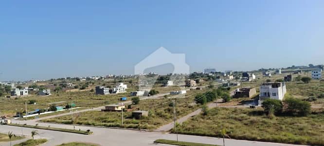 5 Marla Ideally Located Plot For Sale In Block-K, Pechs