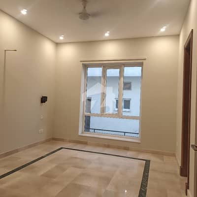 بحریہ انکلیو بحریہ ٹاؤن,اسلام آباد میں 3 کمروں کا 10 مرلہ بالائی پورشن 85.0 ہزار میں کرایہ پر دستیاب ہے۔