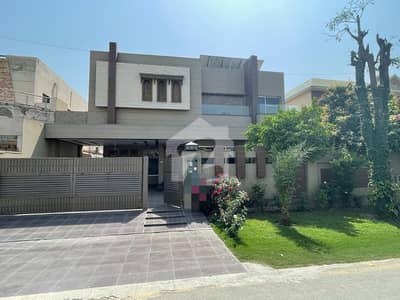 ویلینشیاء ہاؤسنگ سوسائٹی لاہور میں 5 کمروں کا 1 کنال مکان 7.75 کروڑ میں برائے فروخت۔ ویلینشیاء ہاؤسنگ سوسائٹی لاہور میں 5 کمروں کا 1 کنال مکان 7.75 کروڑ میں برائے فروخت۔