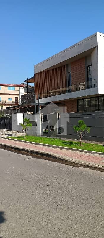 28.5 Marla Brand New House For Sale