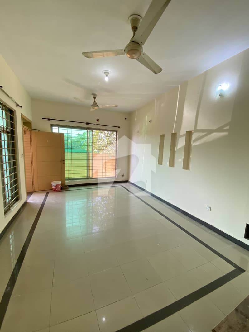 Beautiful Ground Portion For Rent Beautiful Ground Portion For Rent