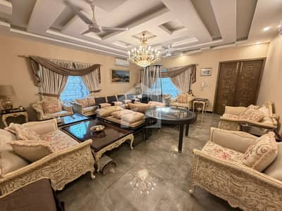 ایف ۔ 8 اسلام آباد میں 7 کمروں کا 2 کنال مکان 25.0 لاکھ میں کرایہ پر دستیاب ہے۔