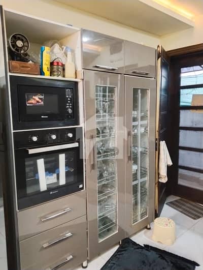 park view city H block 8 marla villa for sale