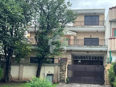 i-8/3.40x80 double story House park available for rent ideal location