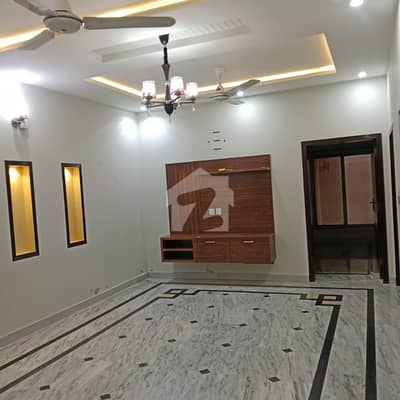 بنی گالہ اسلام آباد میں 2 کمروں کا 8 مرلہ زیریں پورشن 65.0 ہزار میں کرایہ پر دستیاب ہے۔